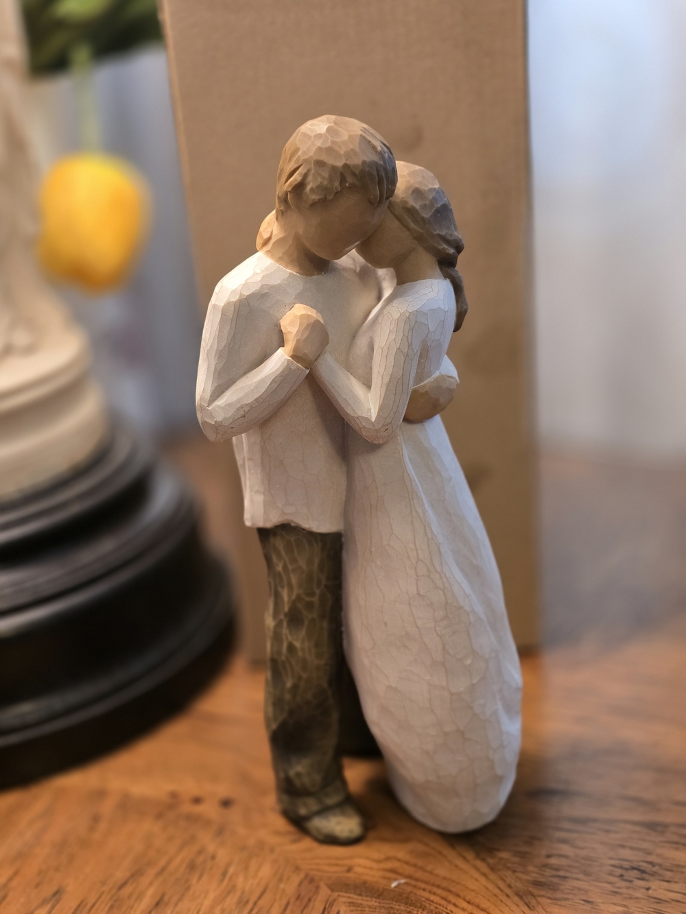 Hand-Carved Embrace Figurine - Neutral Tones